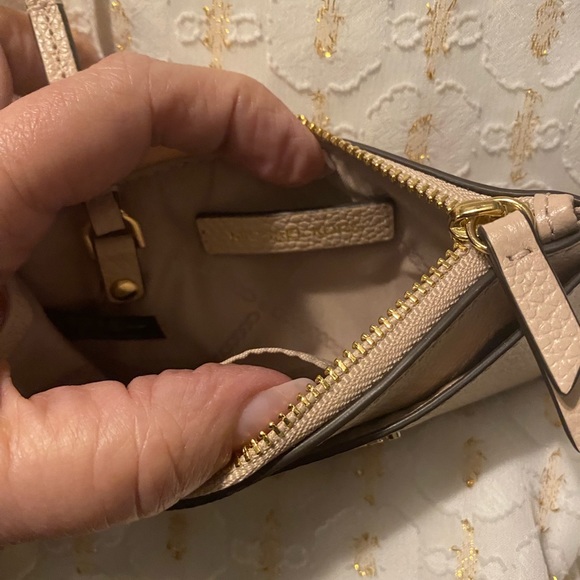 Michael Kors Jet Set NWOT Small Slim Card Case crafted of Sophisticated Leather - Picture 5 of 5